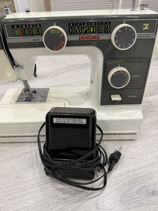 Швейная машинка JANOME