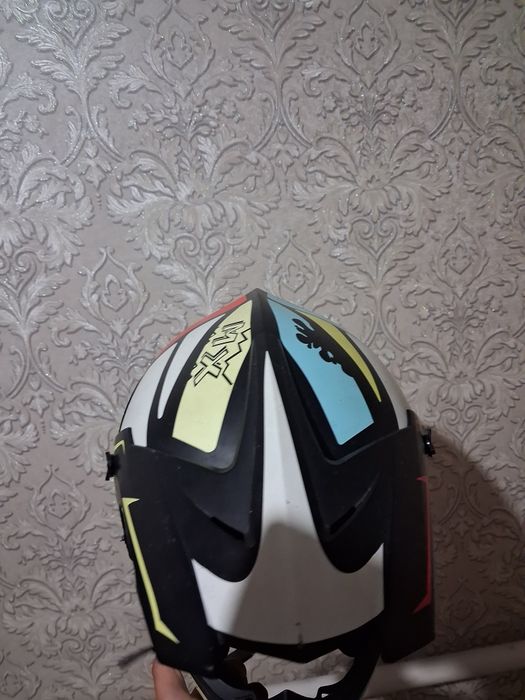 Мотоцикл шлем эндуро