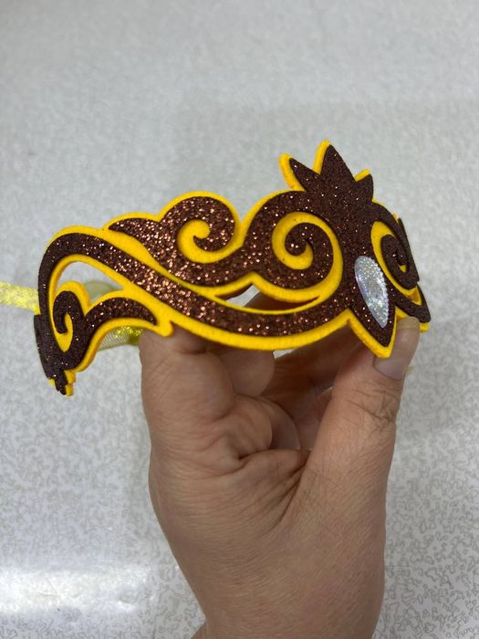 Тиара казахская, саукеле.