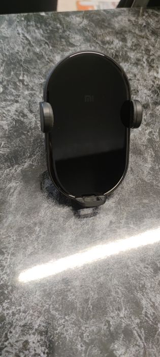 Xiaomi   безжично зарядно 20w