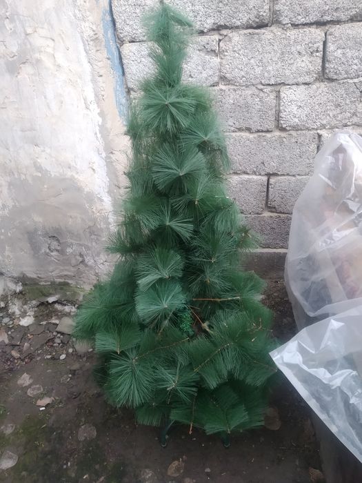 Damashniy telefon bor sotiladi