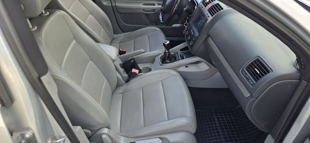 Golf 5 1.6 fsi 115 cp
