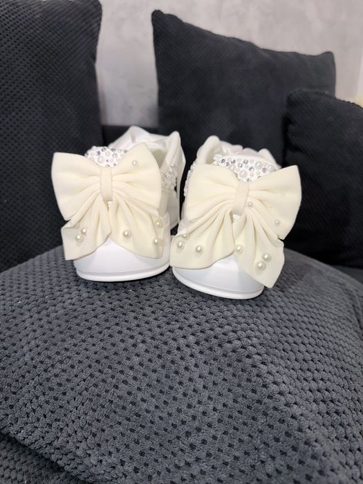 Adidași mireasa noi