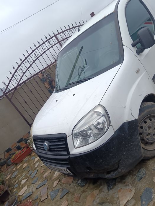 Vând fiat doblo an 2009