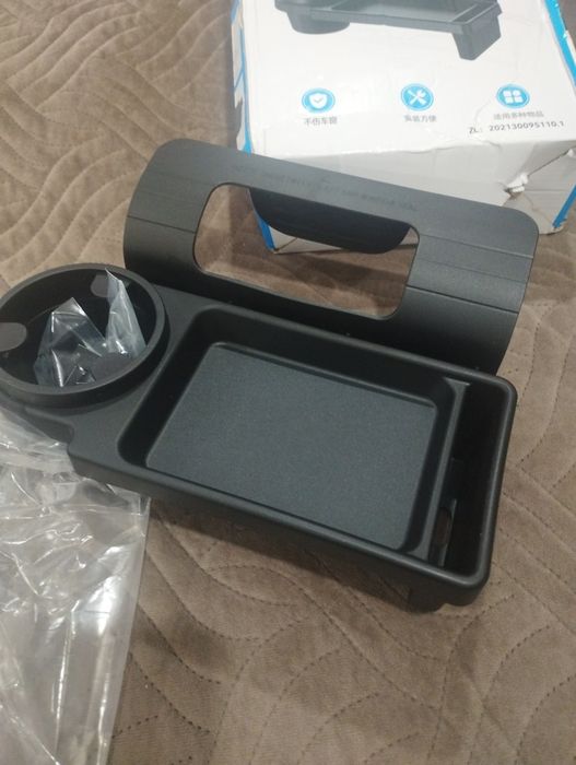 Продам подстаканник в салон автомобиля.