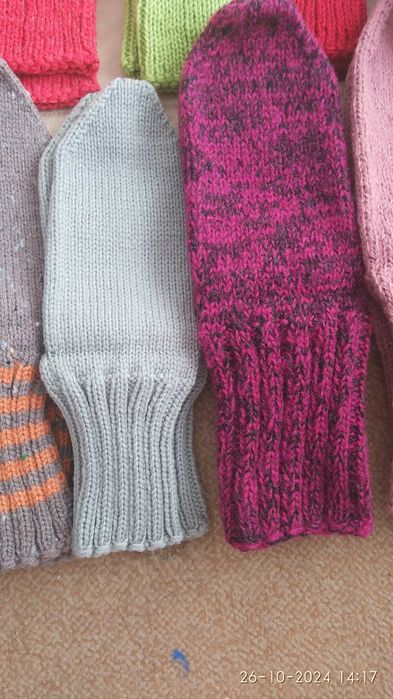 30 броя плетени чорапи дамски и мъжки