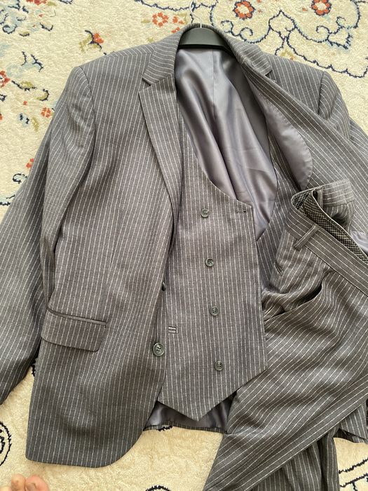 Продам костюм классический