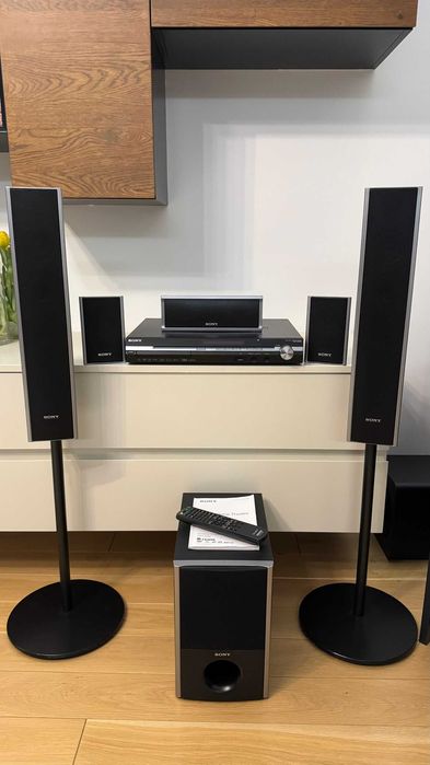 Система за домашно кино DVD Sony DAV-DZ560 5.1 Surround (Dolby, DTS)