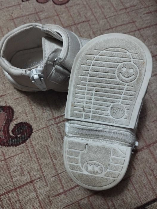 Детски обувки за прохождане