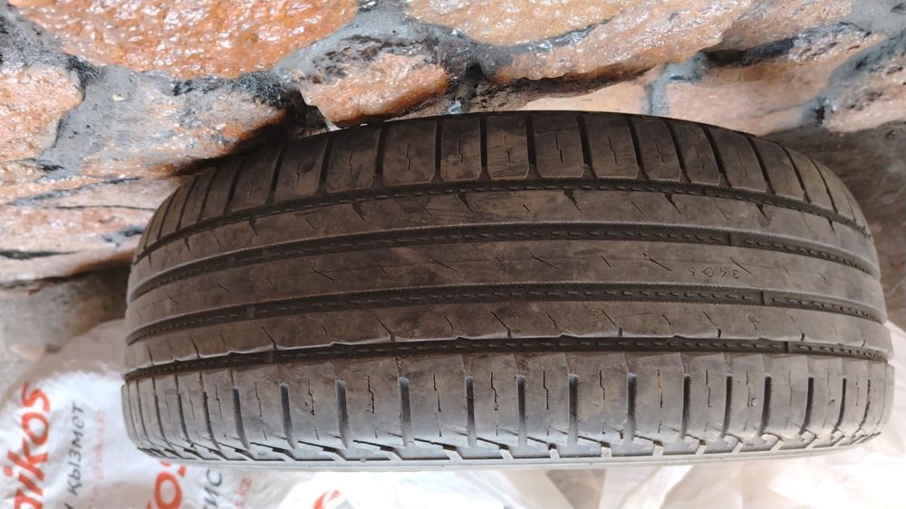 Продам  шины  на 19