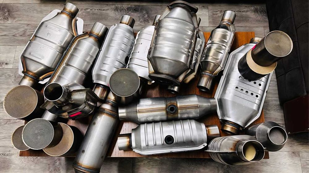 Катализаторы, глушители, пламегасители, трубы, резонаторы, гофры