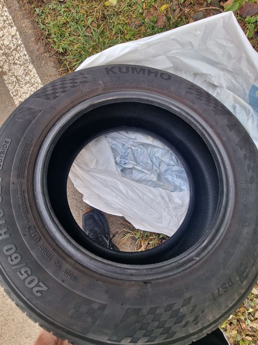 Vand Cauciucuri  in stare buna