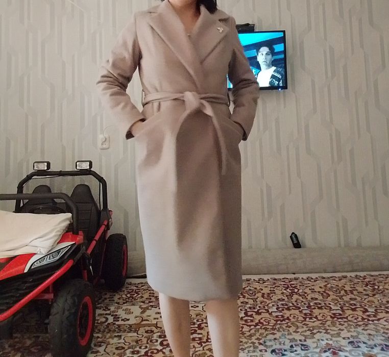 Продам пальто 44 размер.