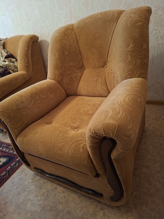 Продам 2 кресла  за 10 тысяч