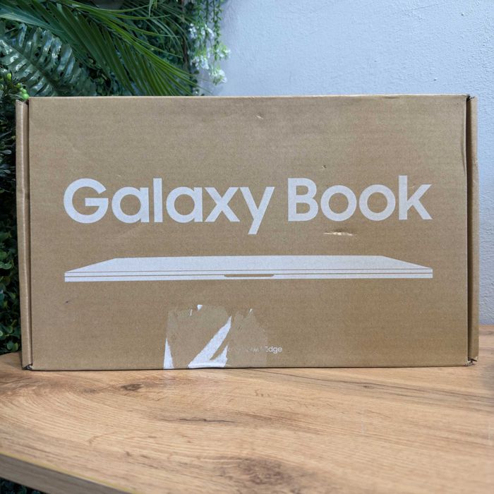 Samsung Galaxy Book4 Edge Snapdragon X SSD 512GB RAM 16GB - GARANTIE 12 LUNI | TrueGSM