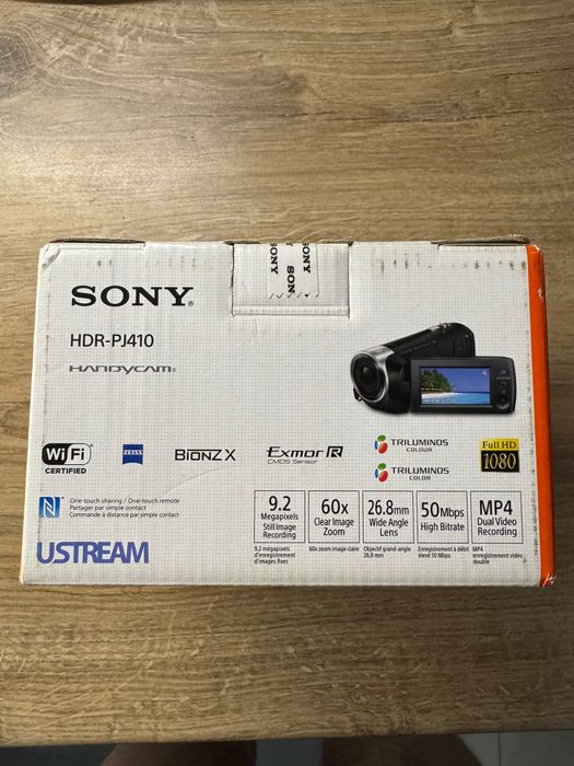 Продавам видеокамера Sony с проектор!