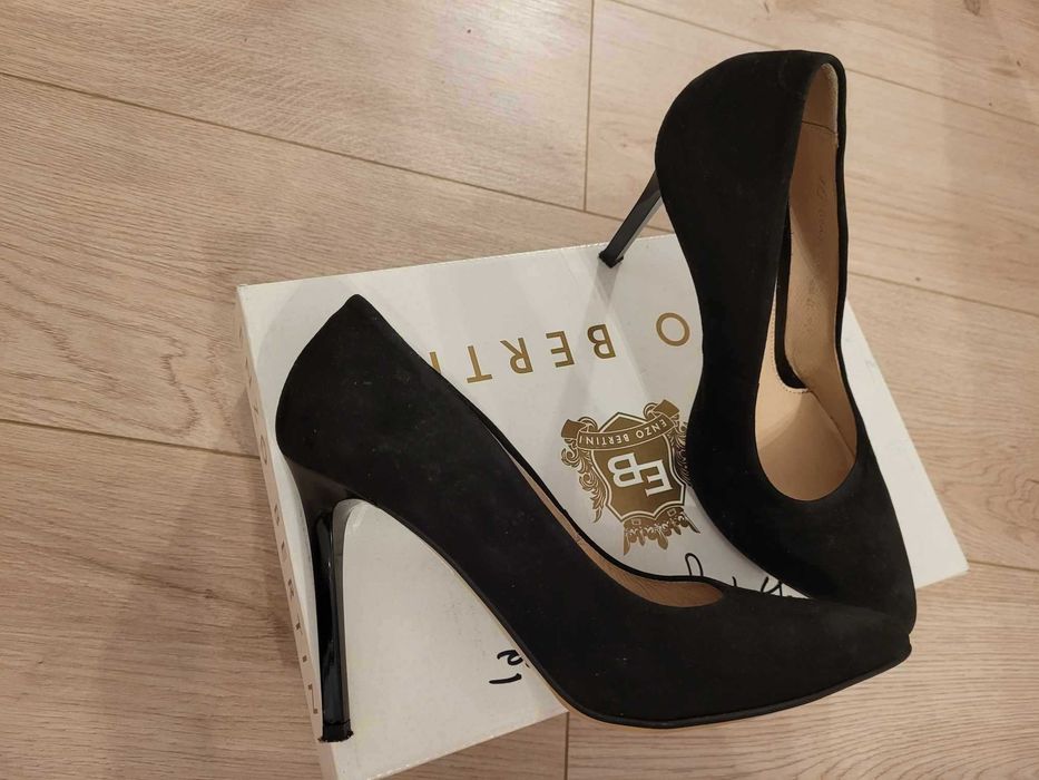 Pantofi negri stiletto Enzo Bertini din piele intoarsa 37