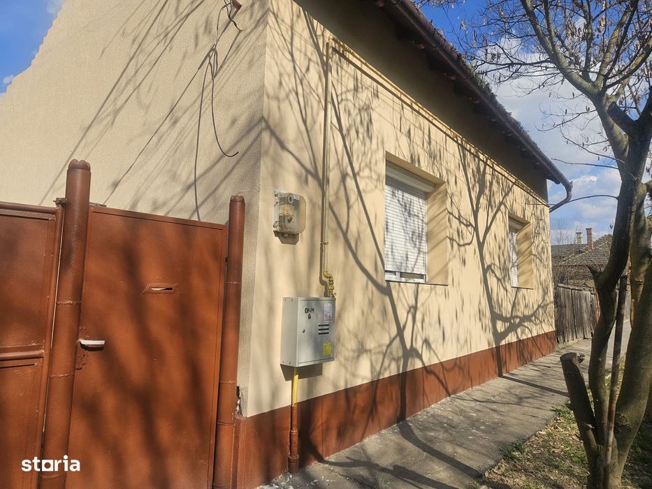 Casa renovata 3 camere, curte mare de 916 mp ] Salard