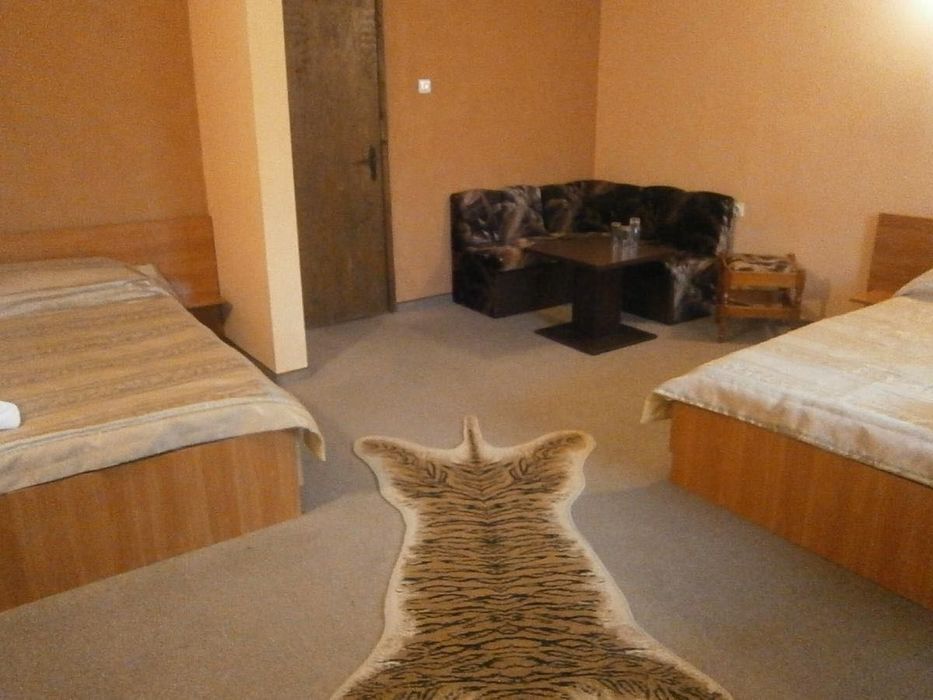 Продава се Хотел в Чепеларе - 1500 кв.м за 300 €/кв.м - Снимка #11