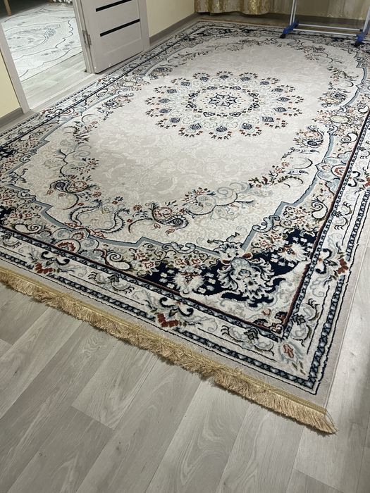 Продаю ковер 250 400