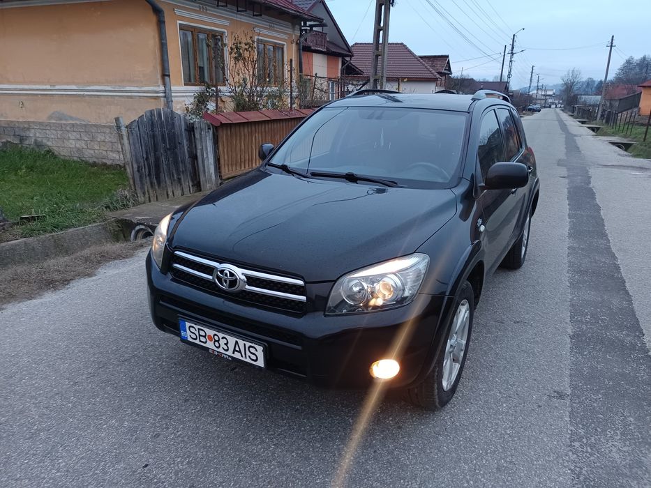 Toyota RAV4 din 2008 Motor 2.0 dieles 6+1 , Piele neagra ,Cheless Goo
