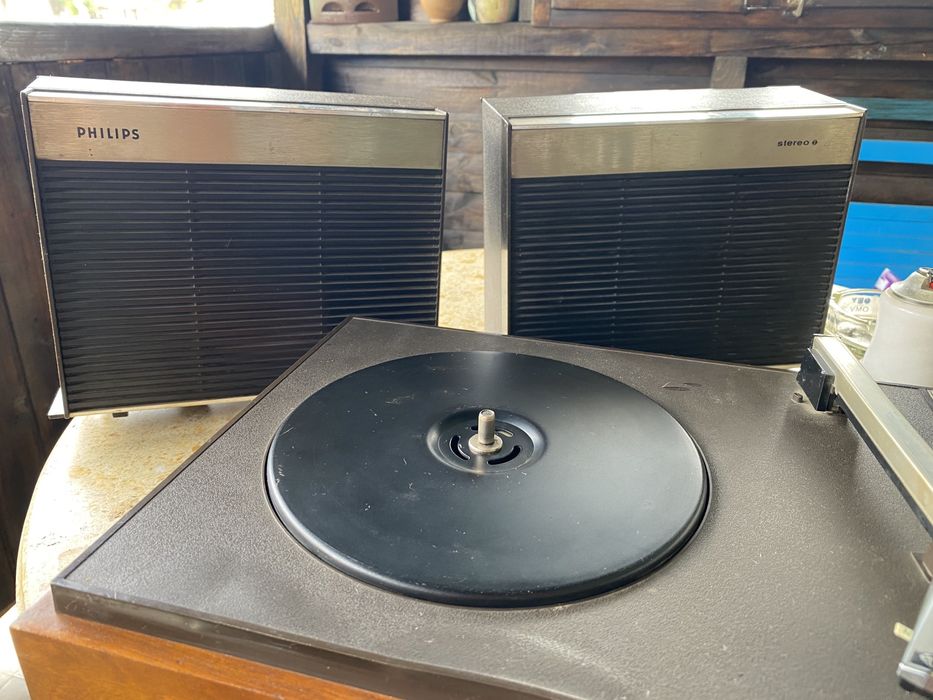 Стар грамофон Филипс