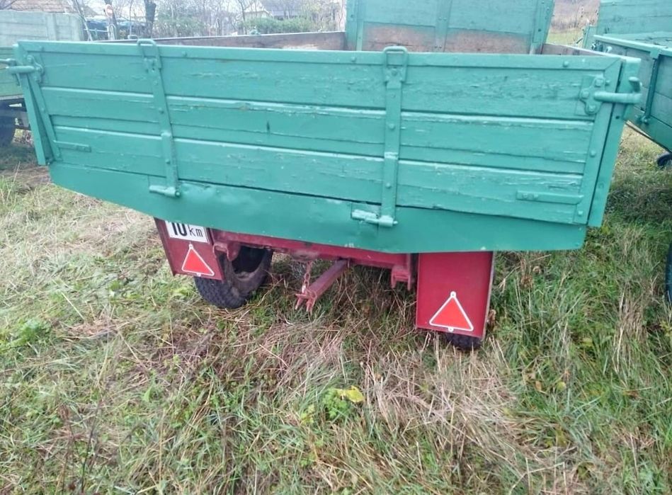 Vand remorca nebasculabila