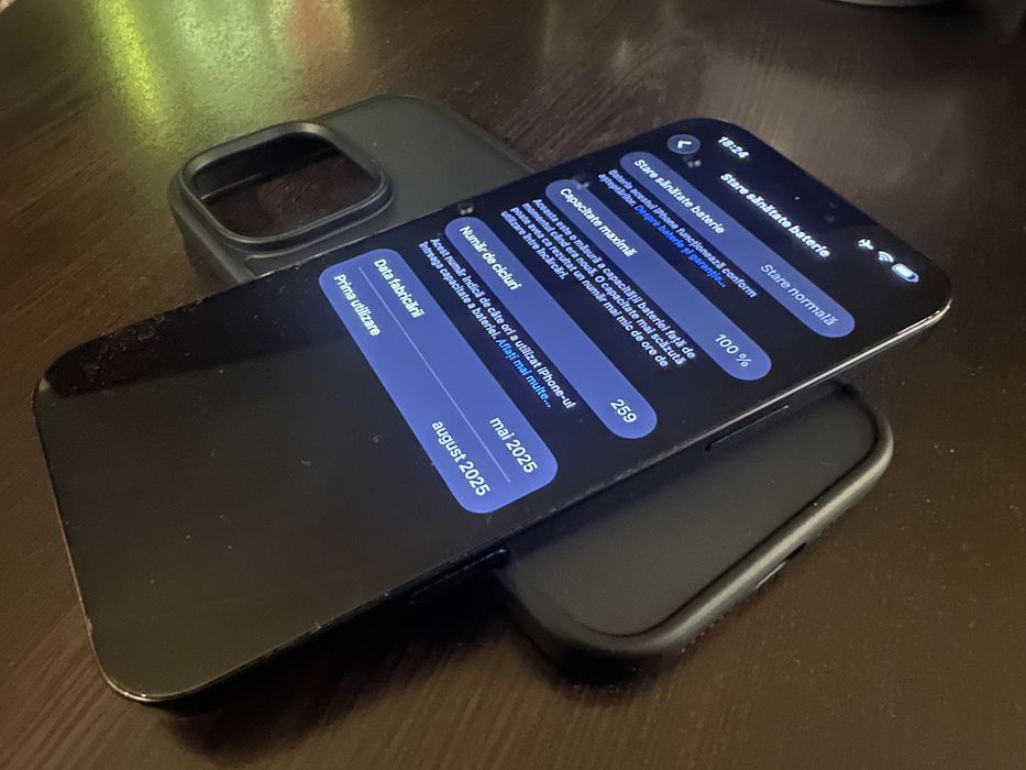 Iphone 16Pro Max in garantie/bateria100/la cutie.Spatele usor fisurat!