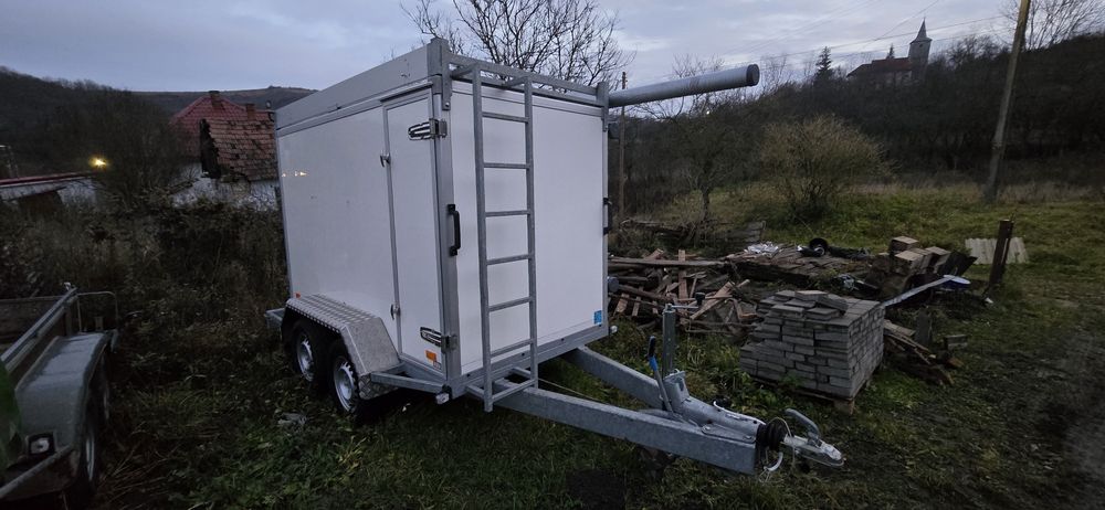 Vând remorcă dublu ax carosată