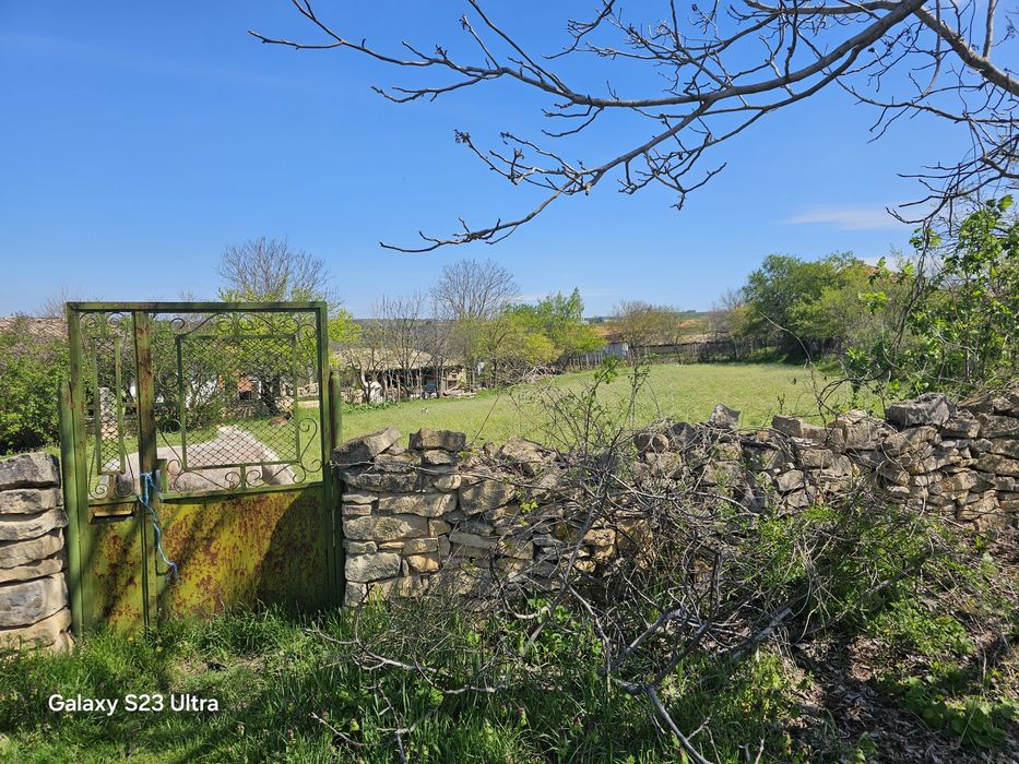 Продава се Къща в с. Петров дол, Област Варна - 2500 кв.м за 12 €/кв.м - Снимка #3