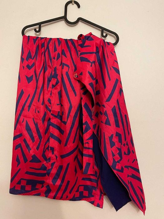 Fusta fucsia parte peste parte