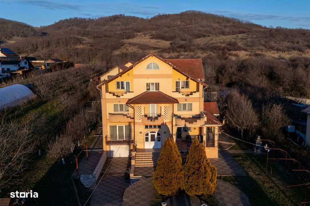 Vila superba | Teren 2300mp | Dealul cu tei | Aninoasa | Doicesti