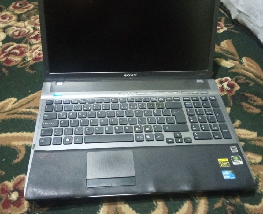 Noutbuk  vaio core i7