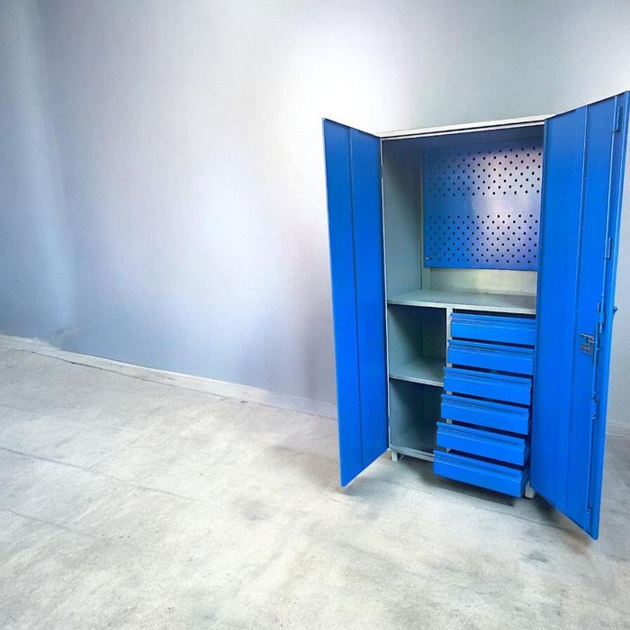 Шкаф металлический