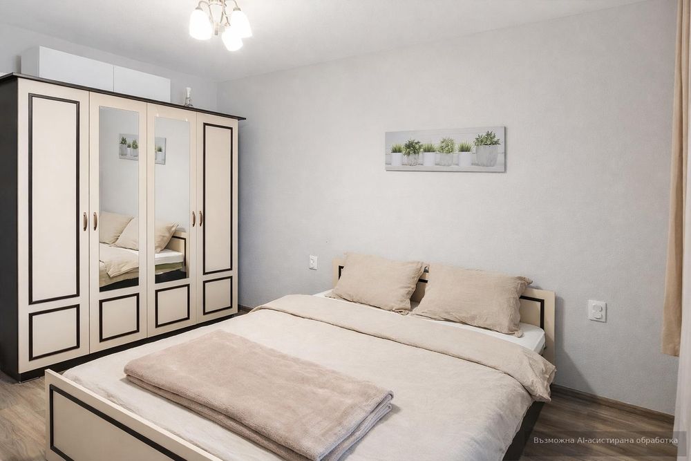 Дава се под наем Тристаен апартамент в Варна, Център - 110 кв.м за 770 € - Снимка #2
