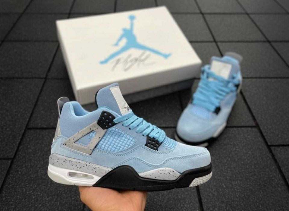 Jordan 4 RETRO University Blue - Full Box