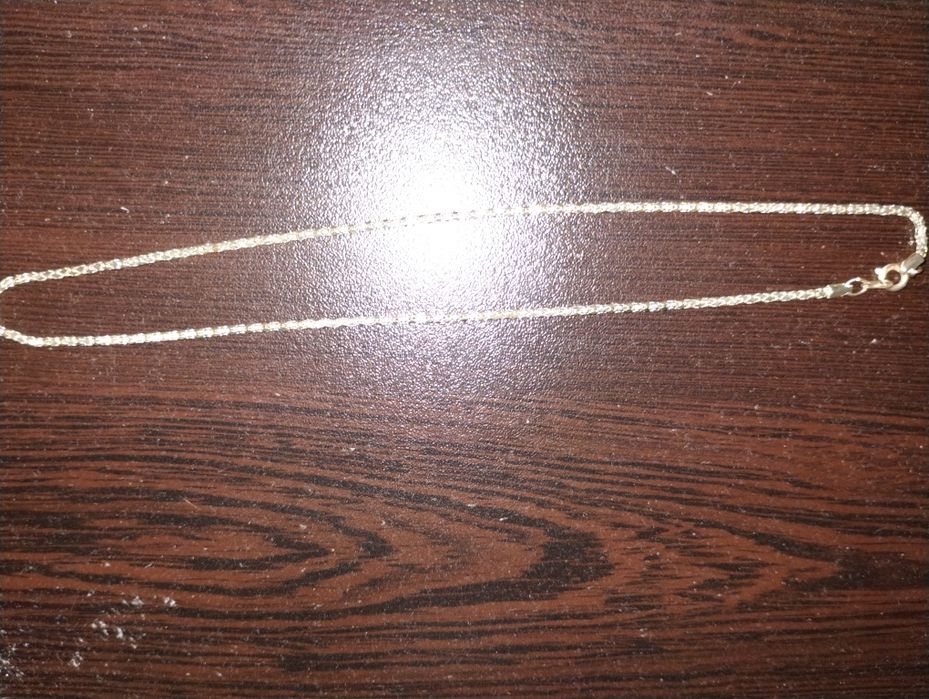 Посребрено колие