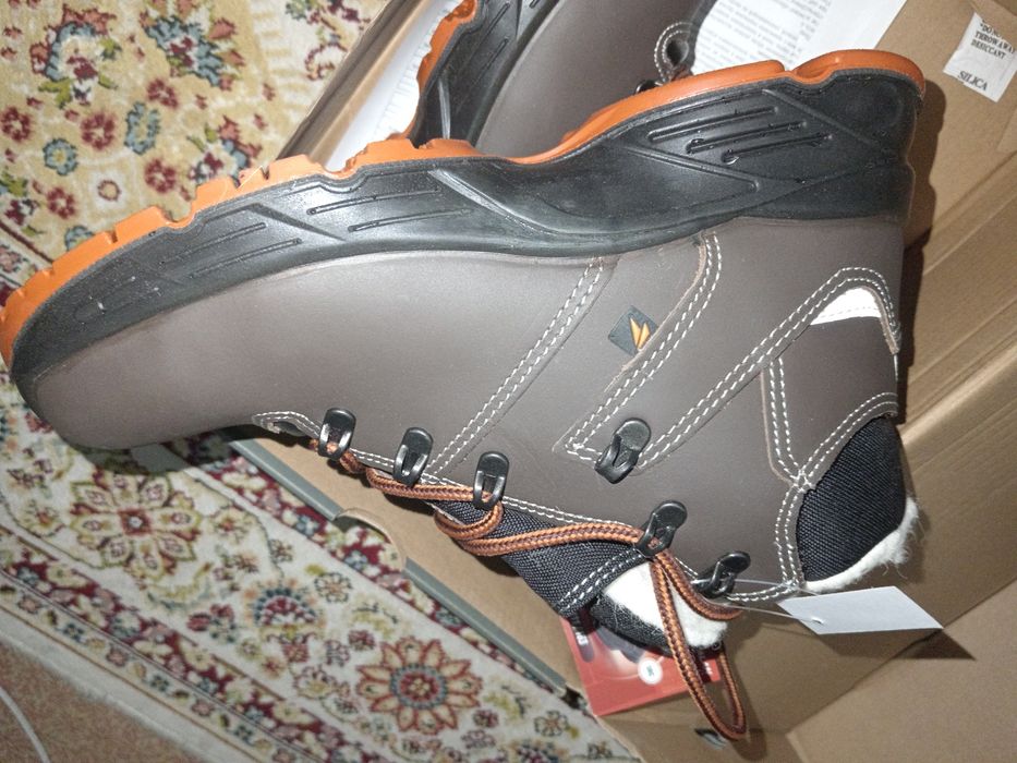 Продам мужскую обувь