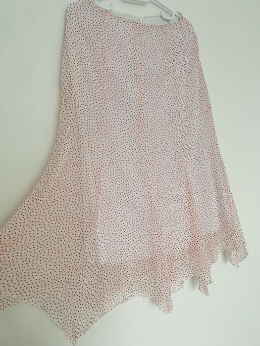 Costum damă fustă și bluză.