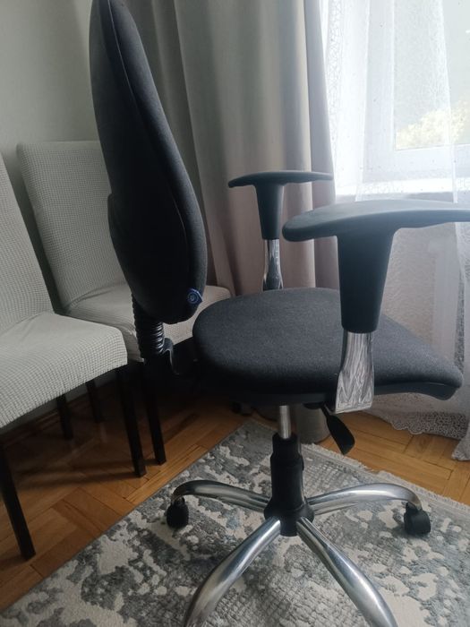 Продам кресло компьютерное офисное б/у