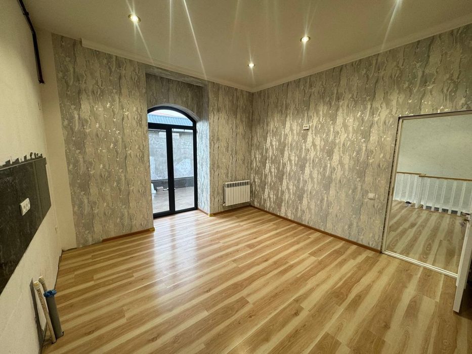 2сотик 5та хона +хол