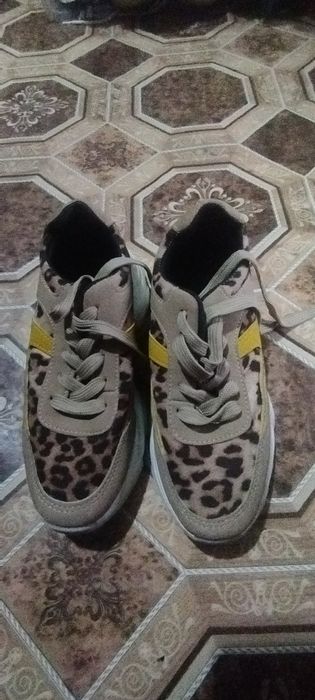 Обувь 37 размер.