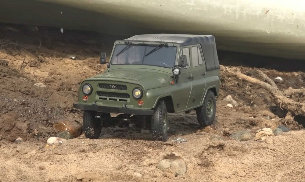 Продам УАЗ на радиоуправлений масштаб 1/12