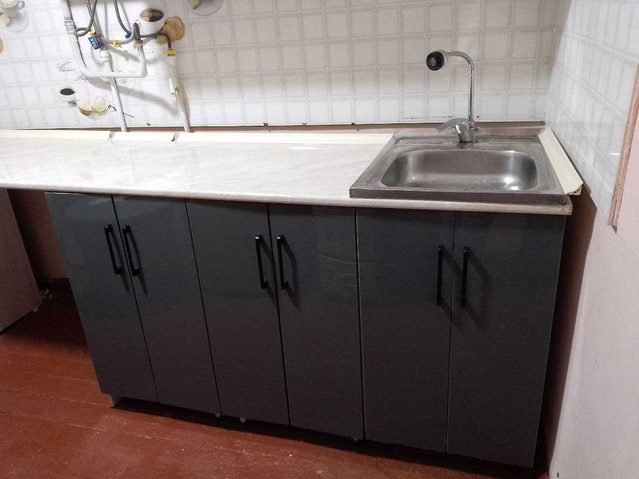 Продается Кухонный гарнитур с мойкой