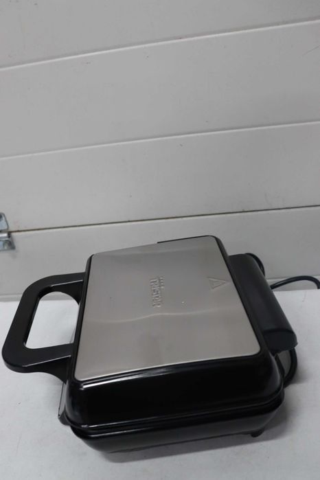Tristar WF-2195 Гофретник  2 гофрети - 1000W с ДЕФЕКТ