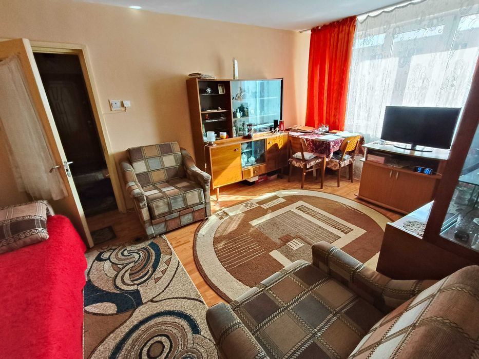 Apartament 3 camere  Trivale cu centrala proprie