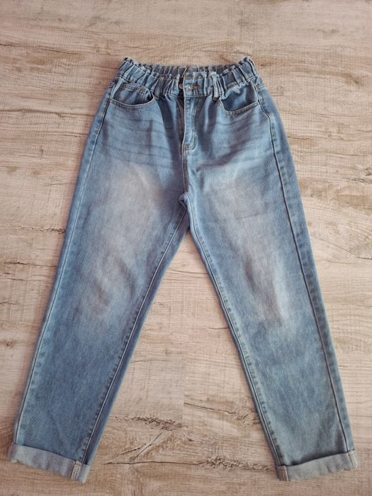 Нови дамски дънки.  М размер