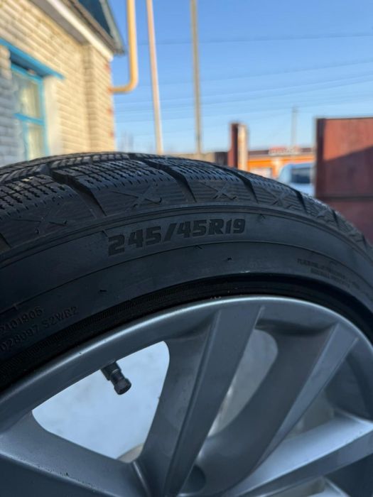 Резина 245/45/19