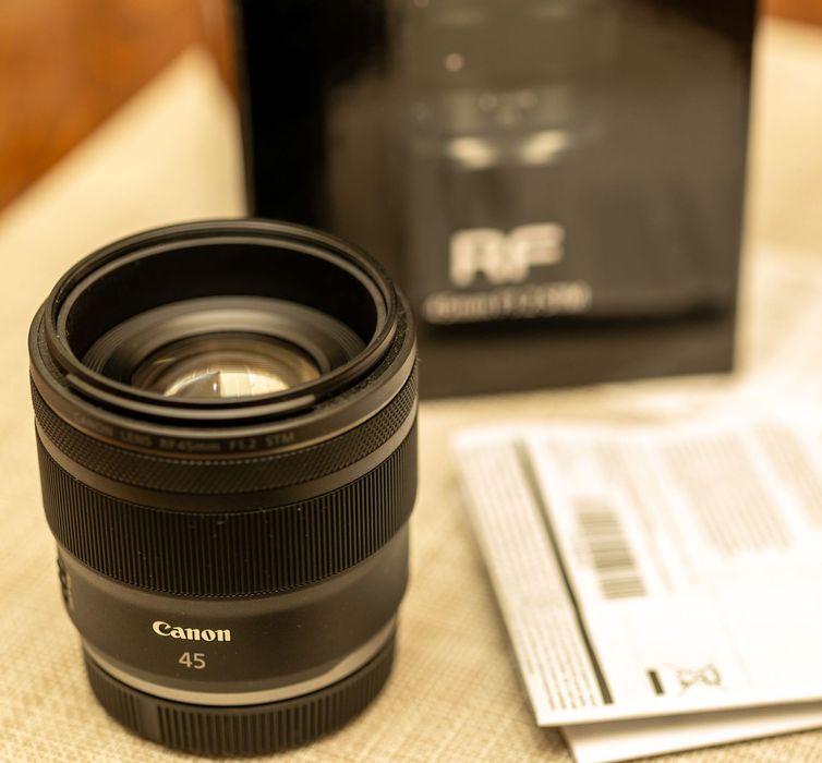 Canon RF45mm f/1.2 STM