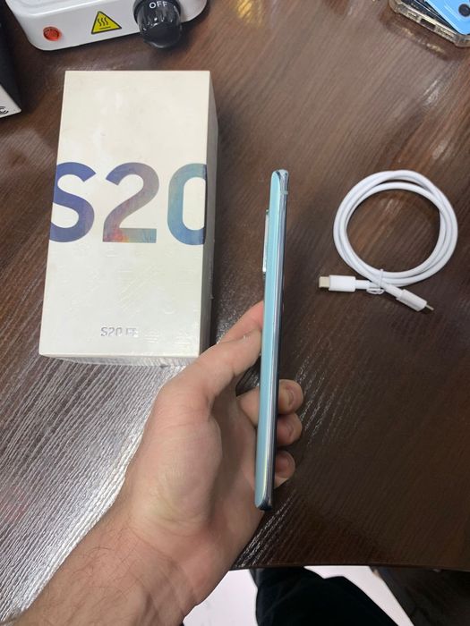 Самсунг с20 фе в отличном состоянии